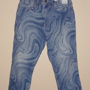 Hollister- Curvy high-rise mom jean